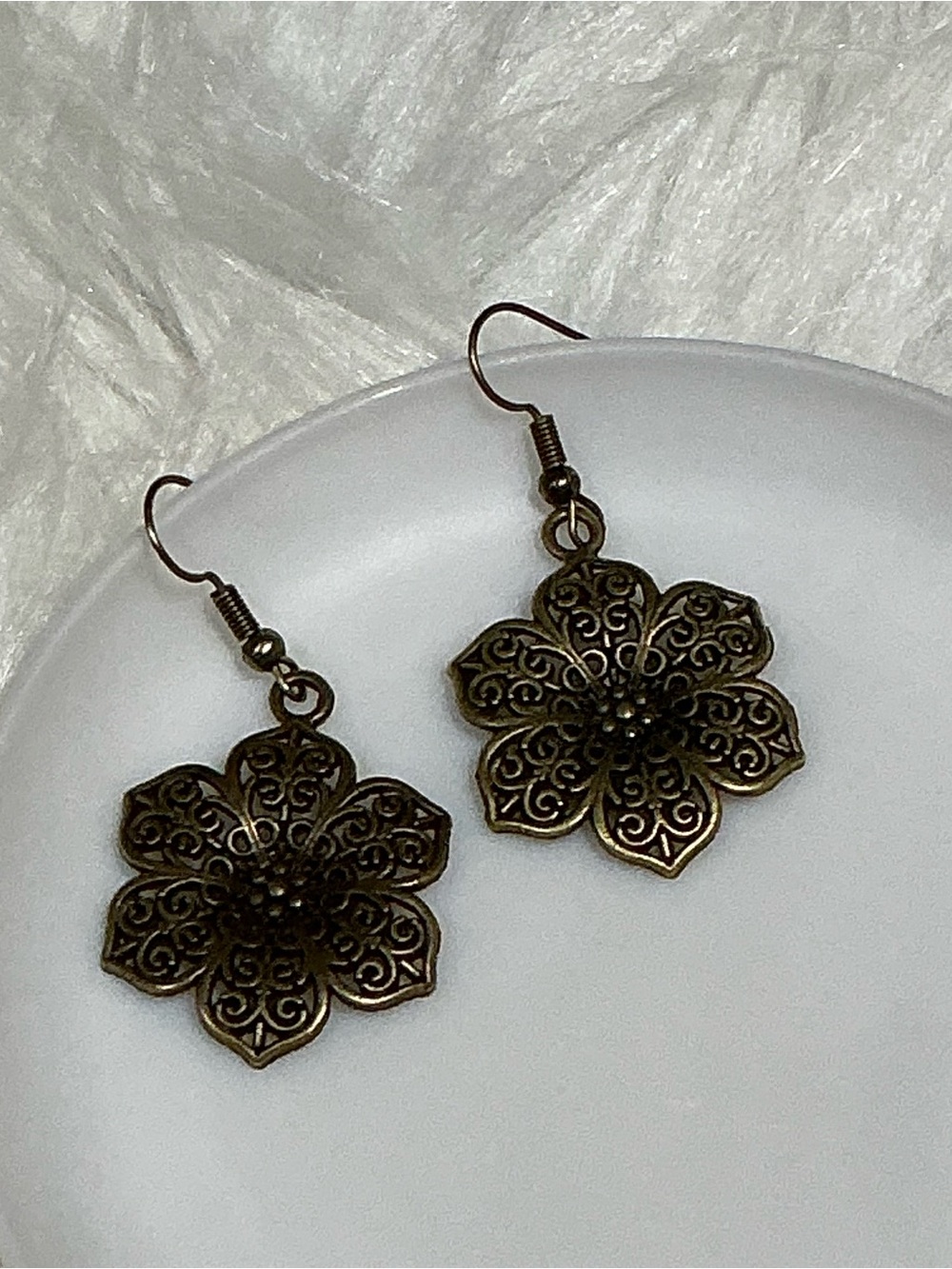 Antique bronze flower dangle drop earrings